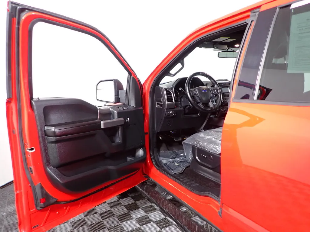 Ford F-150 photo 18