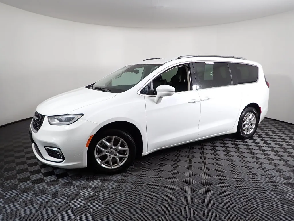 Chrysler Pacifica photo 8