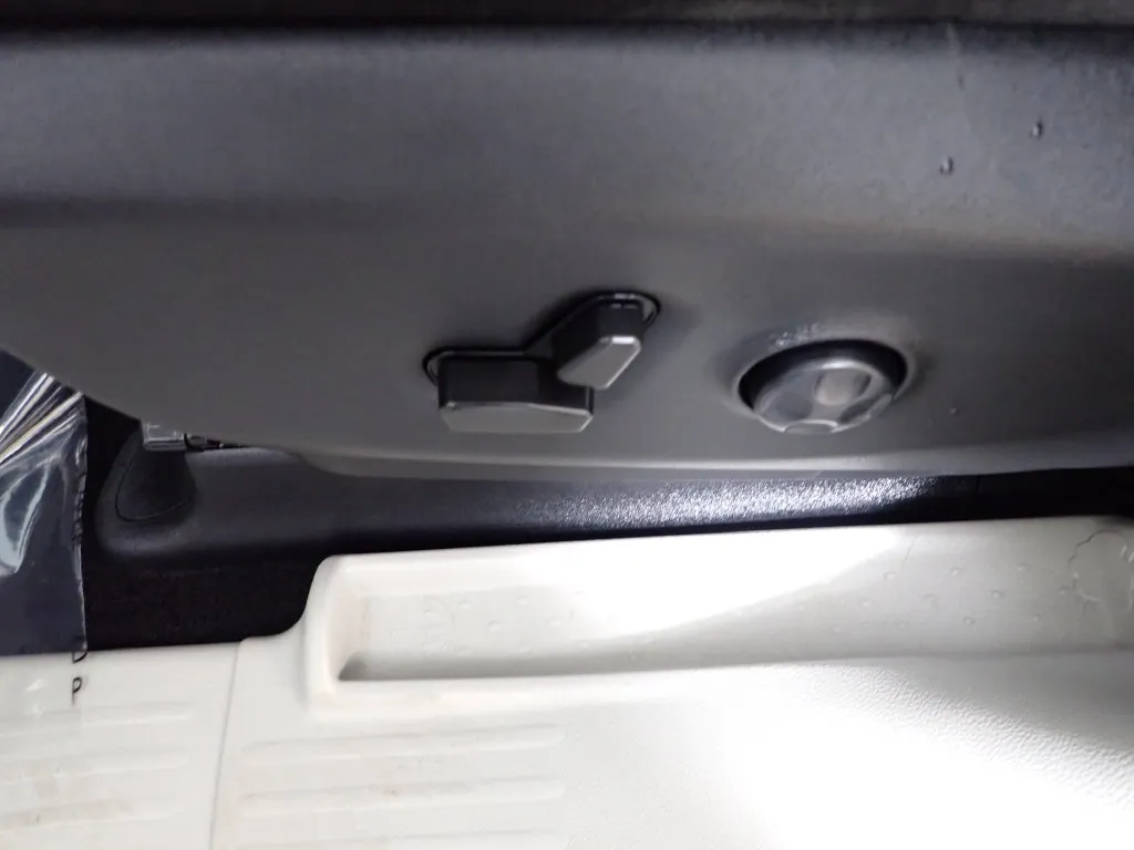 Chrysler Pacifica photo 21