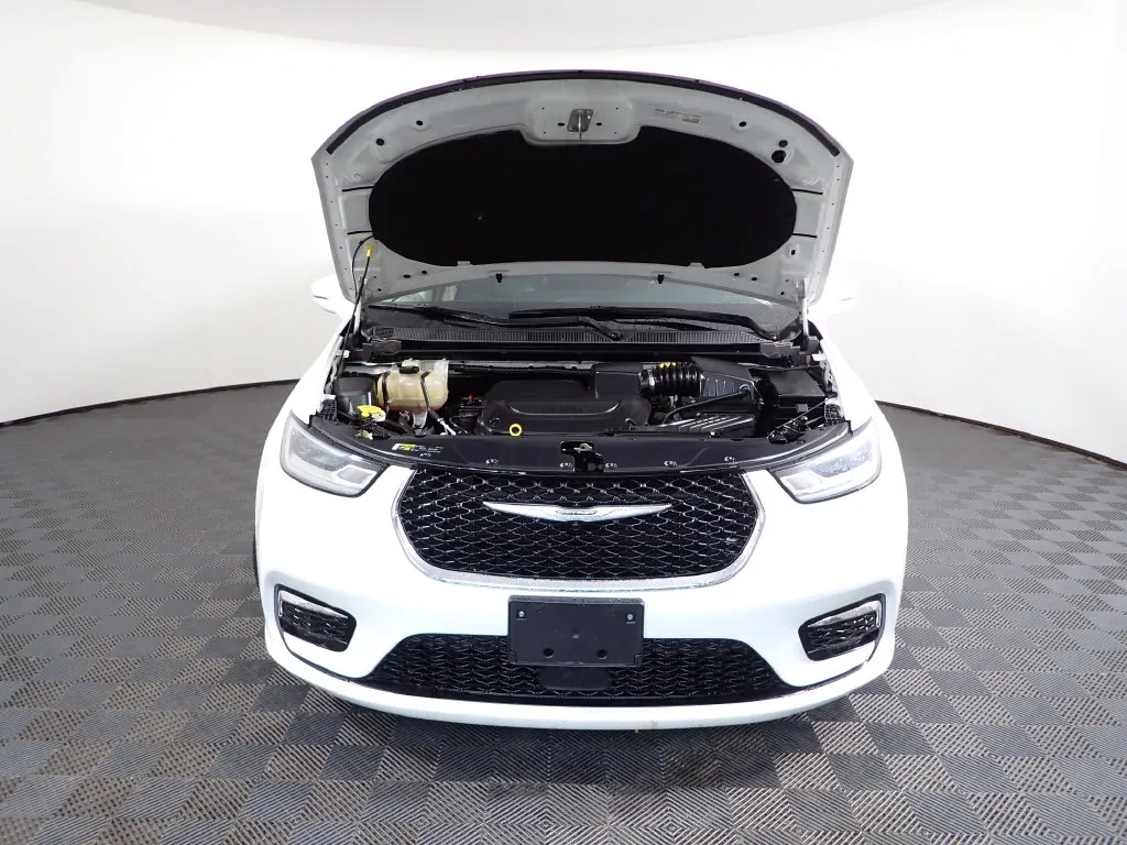 Chrysler Pacifica photo 40