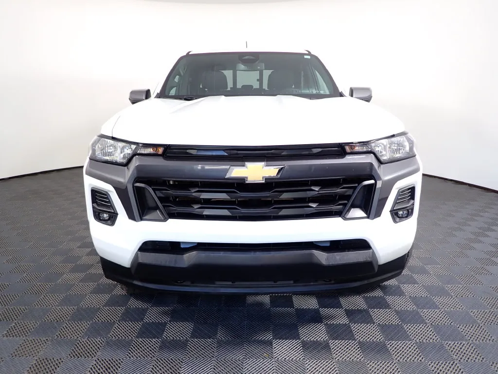 Chevrolet Colorado photo 11