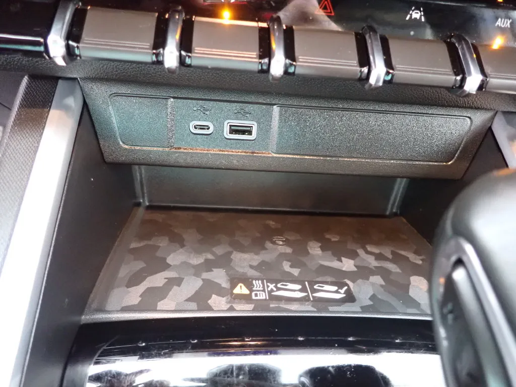 Chevrolet Colorado photo 8