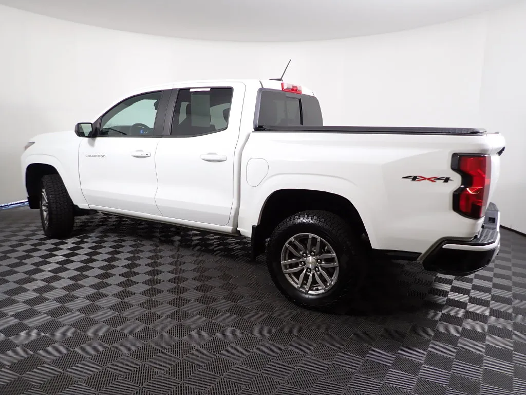 Chevrolet Colorado photo 13