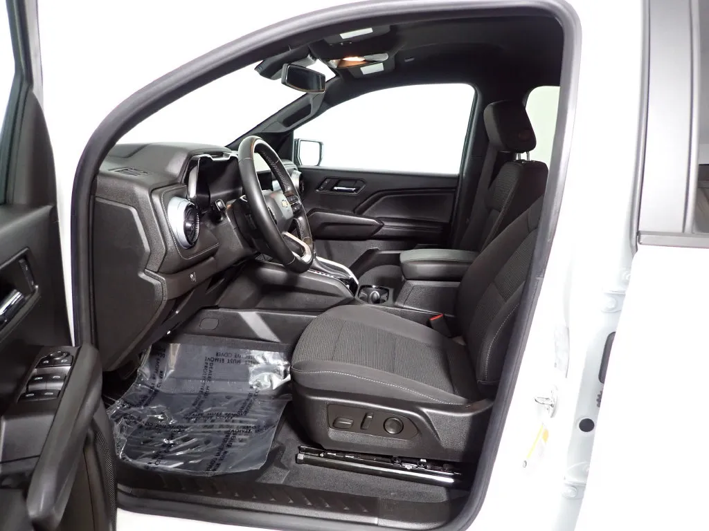 Chevrolet Colorado photo 23