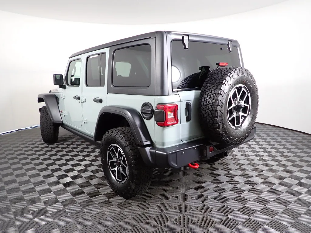 Jeep Wrangler photo 14