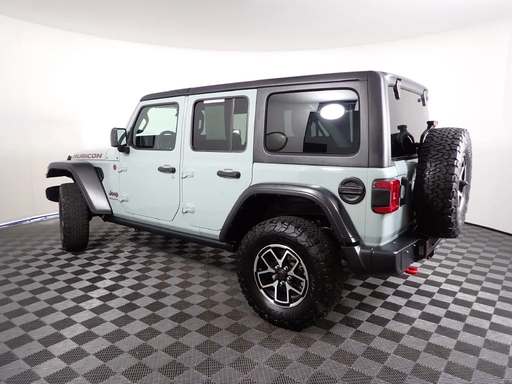 Jeep Wrangler photo 13