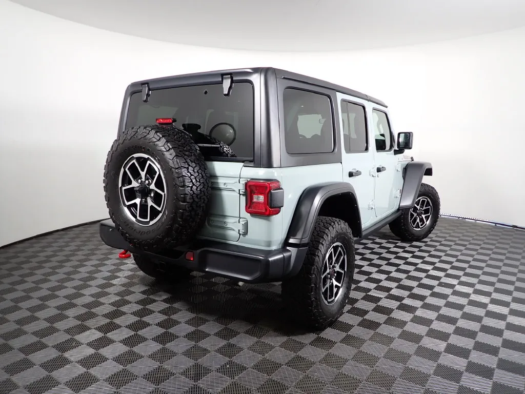 Jeep Wrangler photo 18