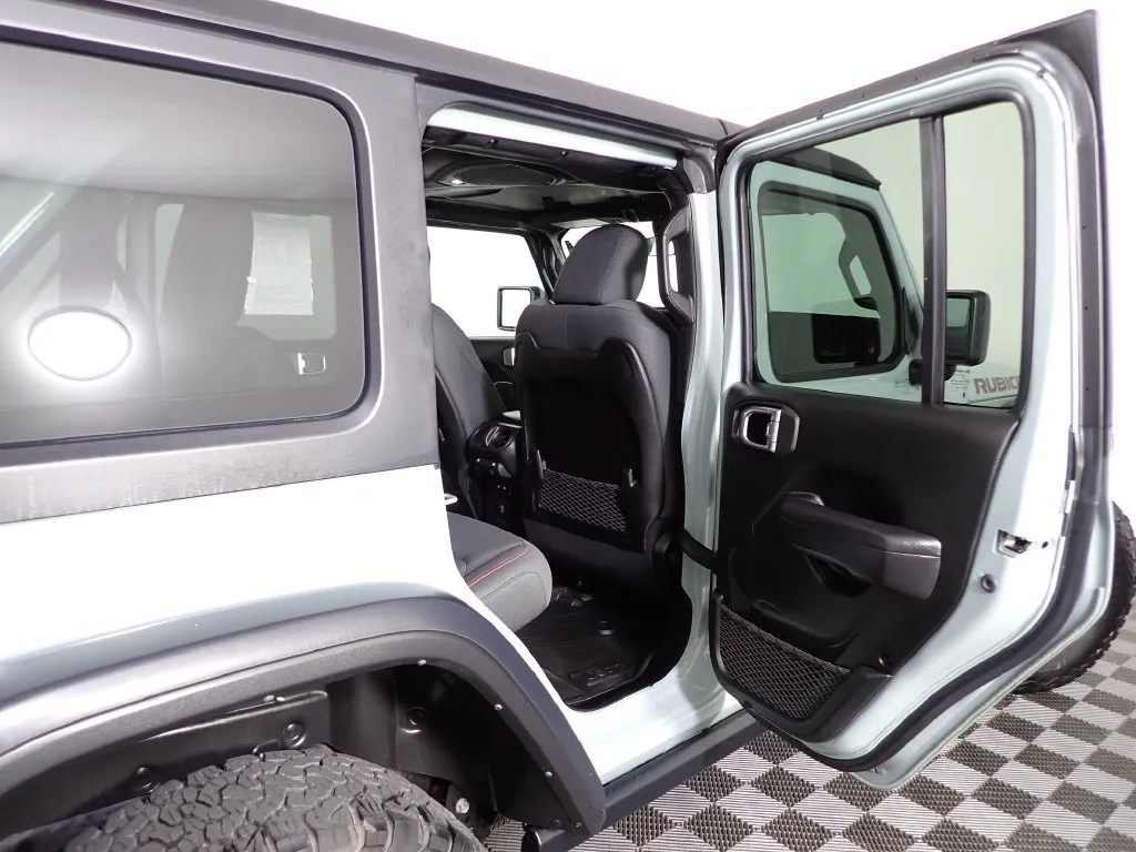 Jeep Wrangler photo 34