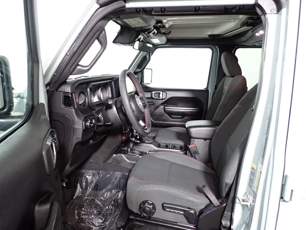 Jeep Wrangler photo 22