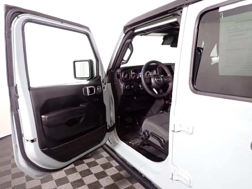 Jeep Wrangler photo 20