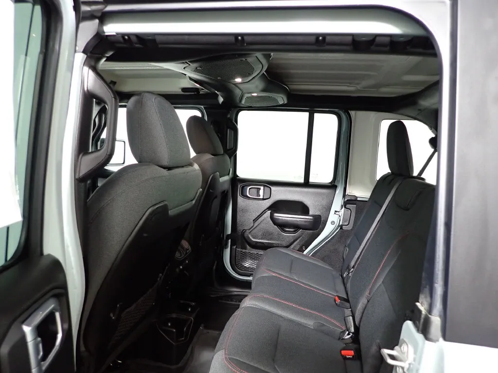 Jeep Wrangler photo 33