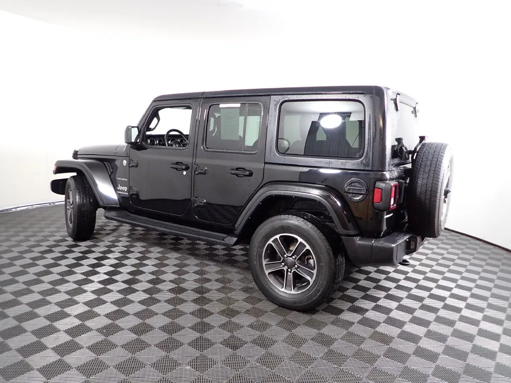 Jeep Wrangler photo 13