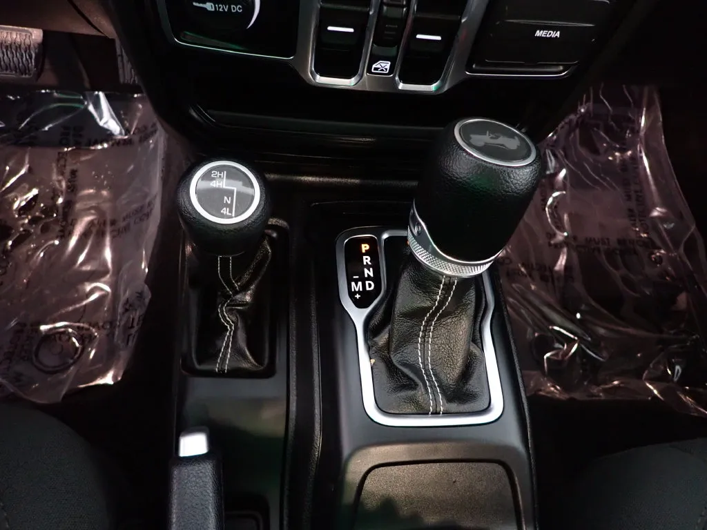 Jeep Wrangler photo 7