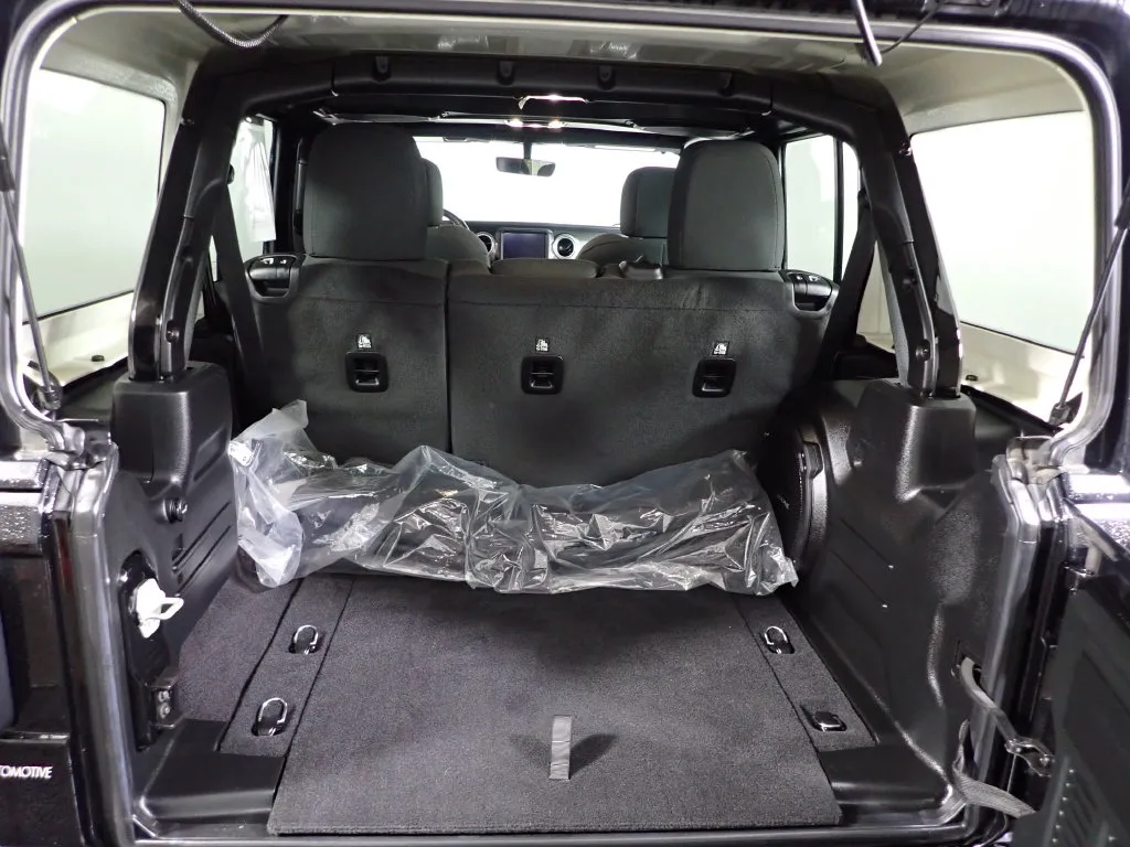 Jeep Wrangler photo 17