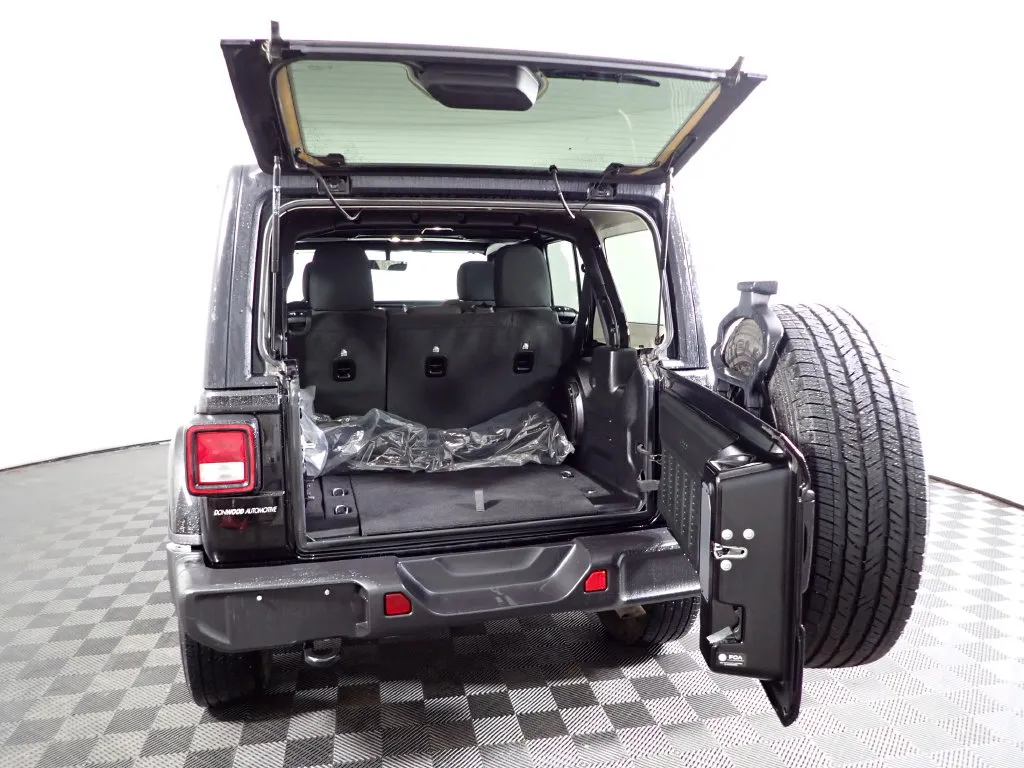 Jeep Wrangler photo 16