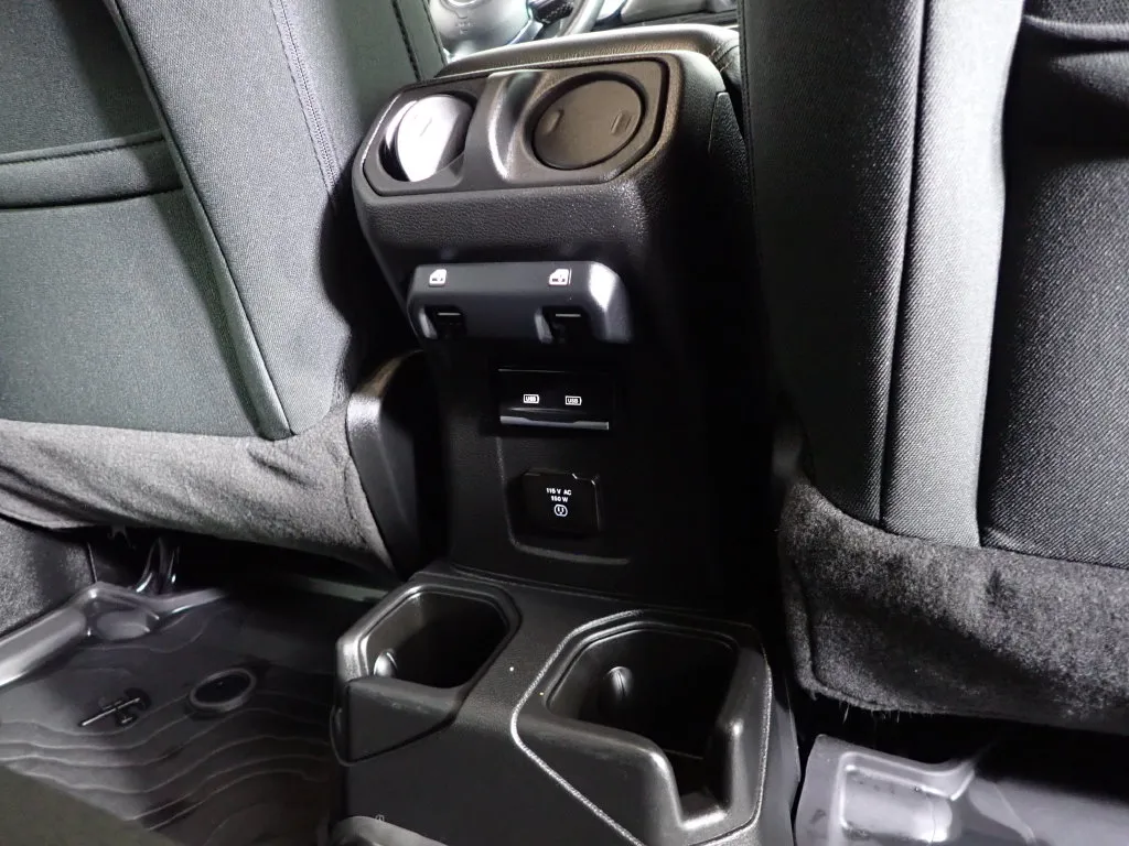 Jeep Wrangler photo 36