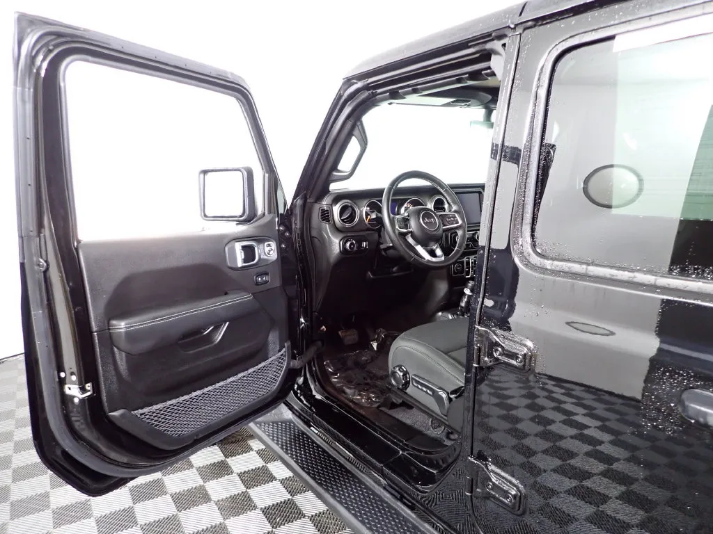 Jeep Wrangler photo 20