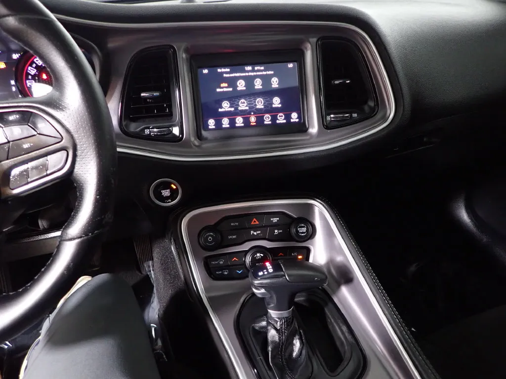 Dodge Challenger photo 27