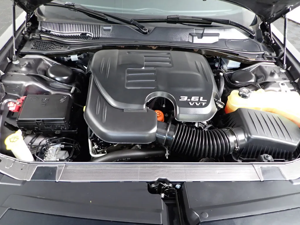 Dodge Challenger photo 36