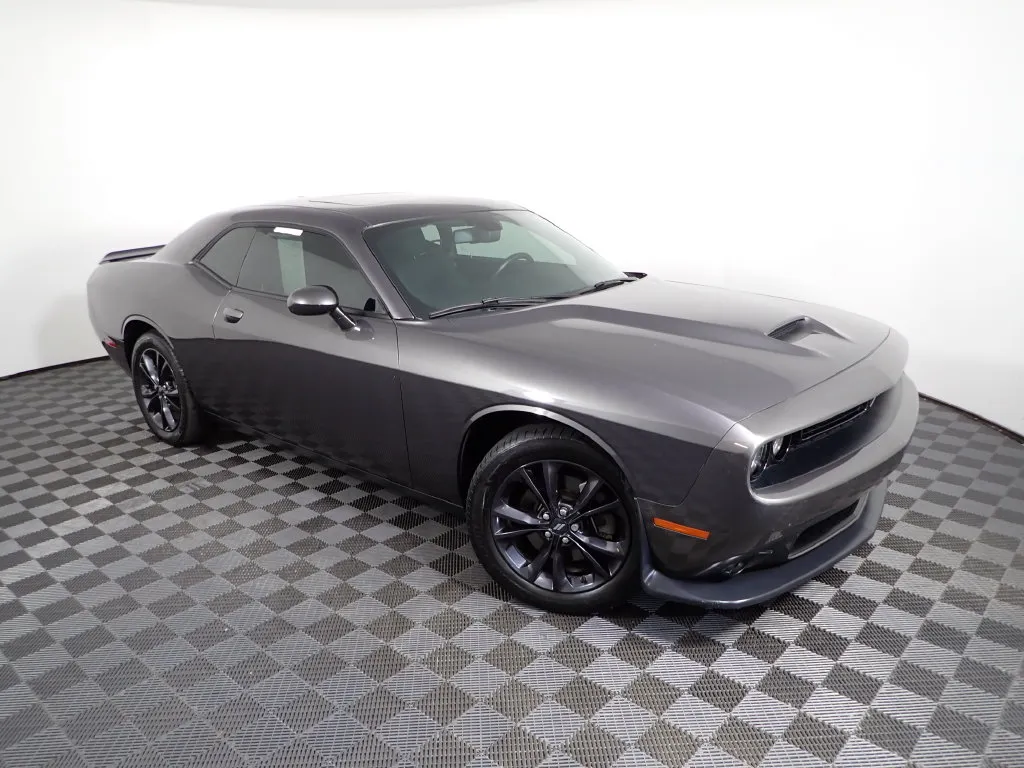 Dodge Challenger photo 7