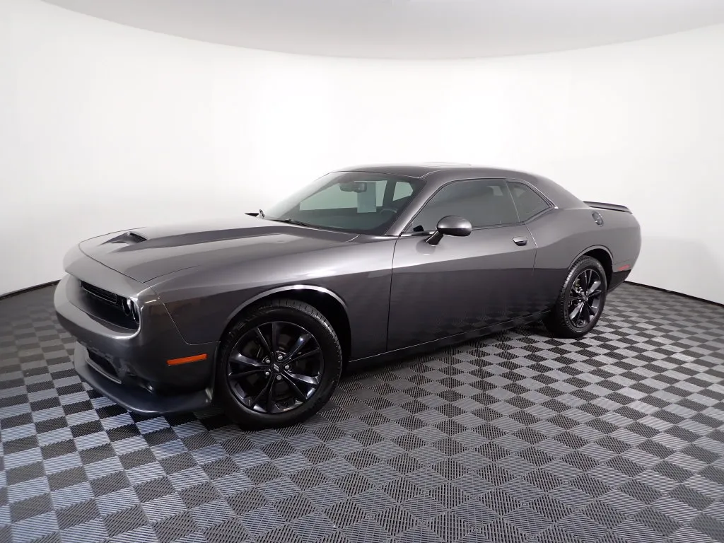 Dodge Challenger photo 9