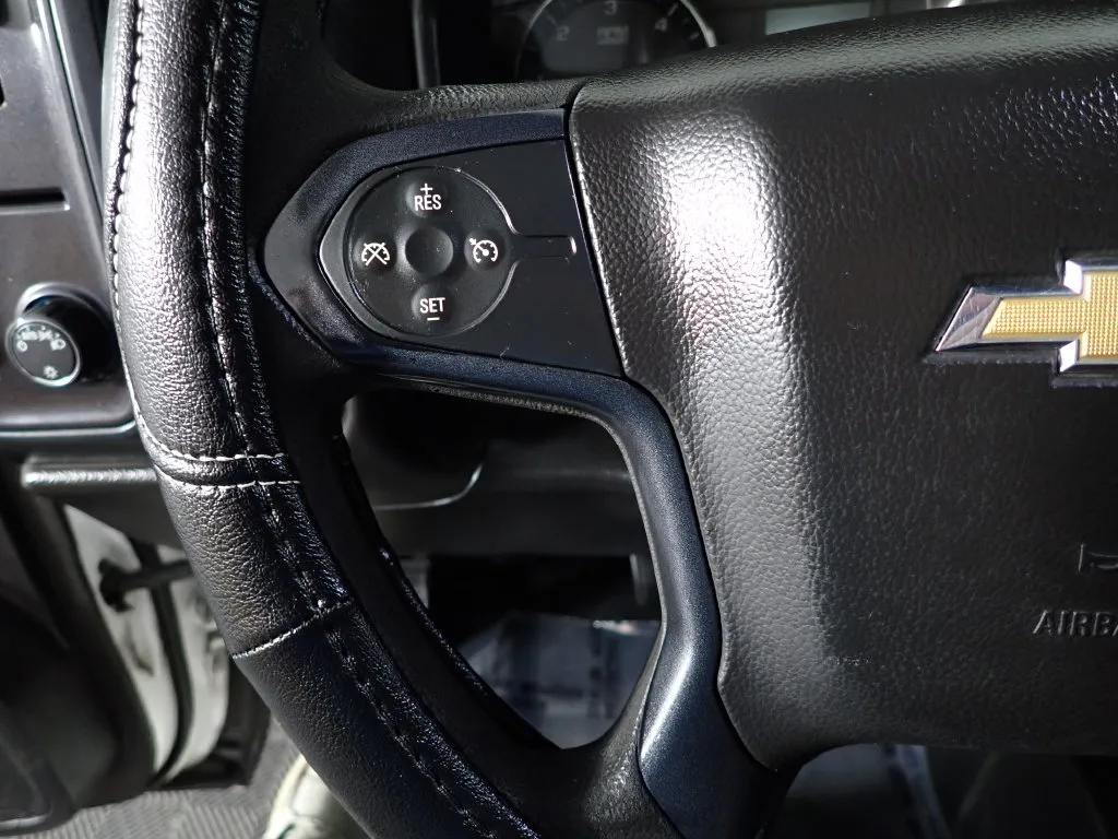 Chevrolet Silverado photo 17