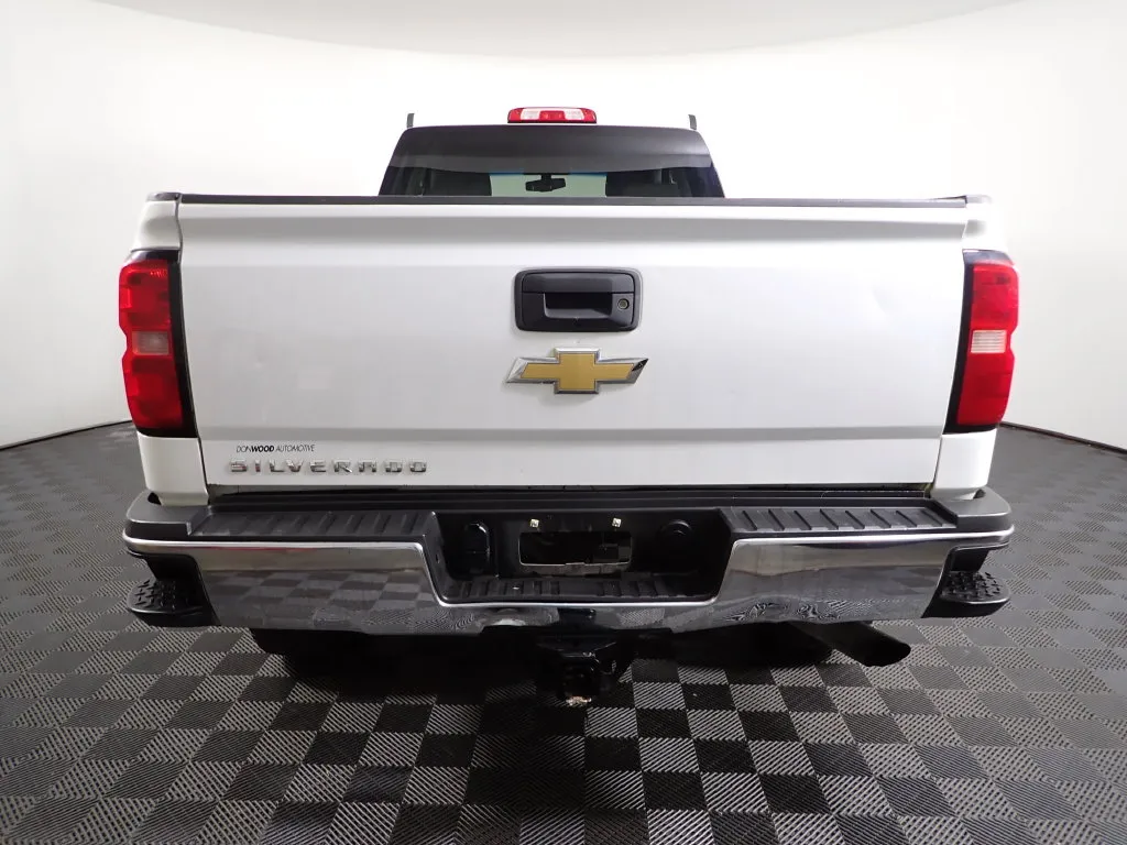 Chevrolet Silverado photo 11