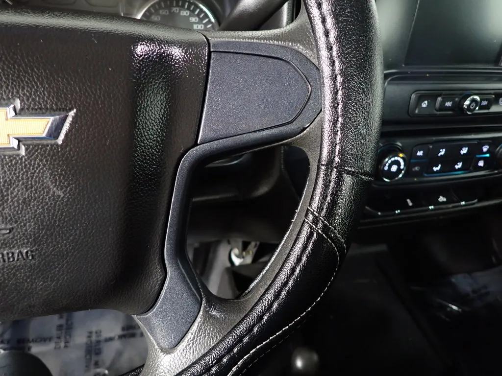 Chevrolet Silverado photo 18