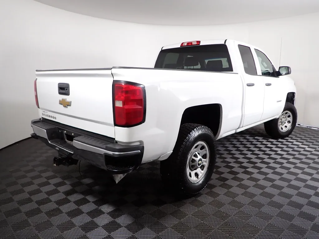 Chevrolet Silverado photo 13