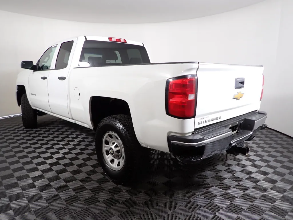 Chevrolet Silverado photo 10