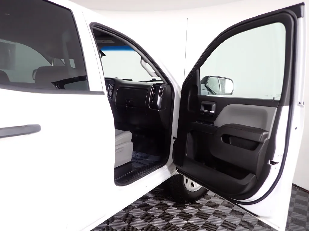 Chevrolet Silverado photo 25