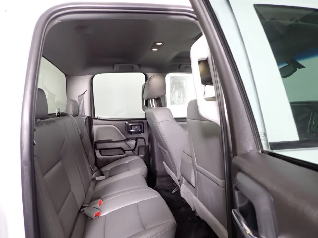 Chevrolet Silverado photo 24