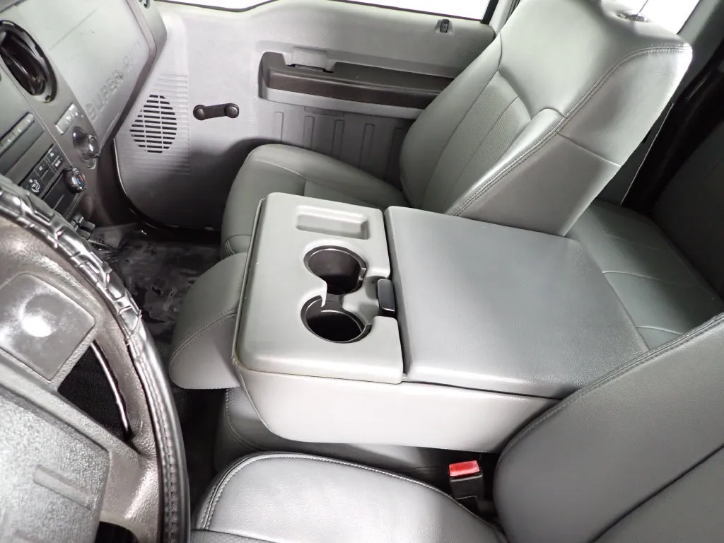 Ford F350SD photo 23