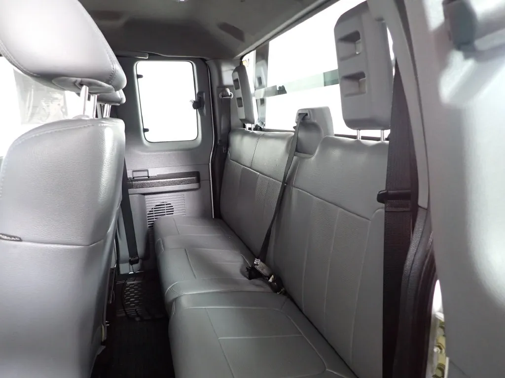 Ford F350SD photo 25