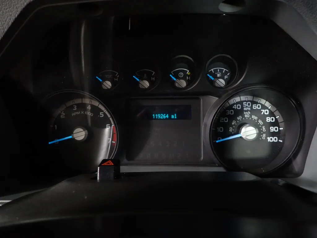 Ford F350SD photo 19