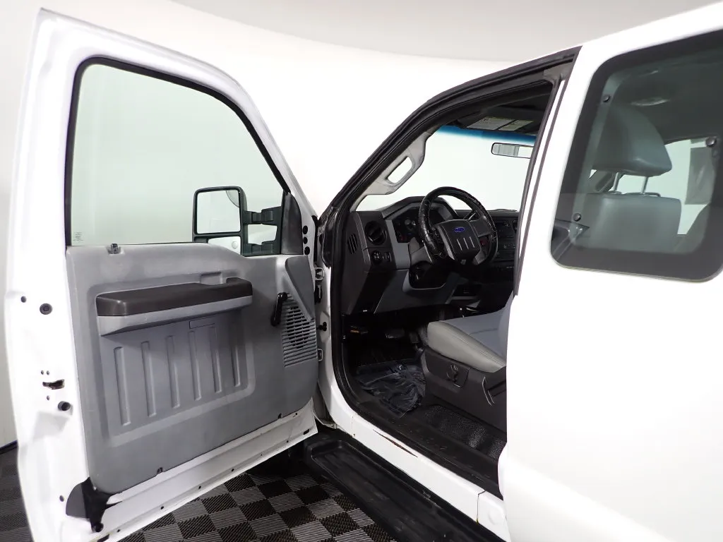 Ford F350SD photo 14