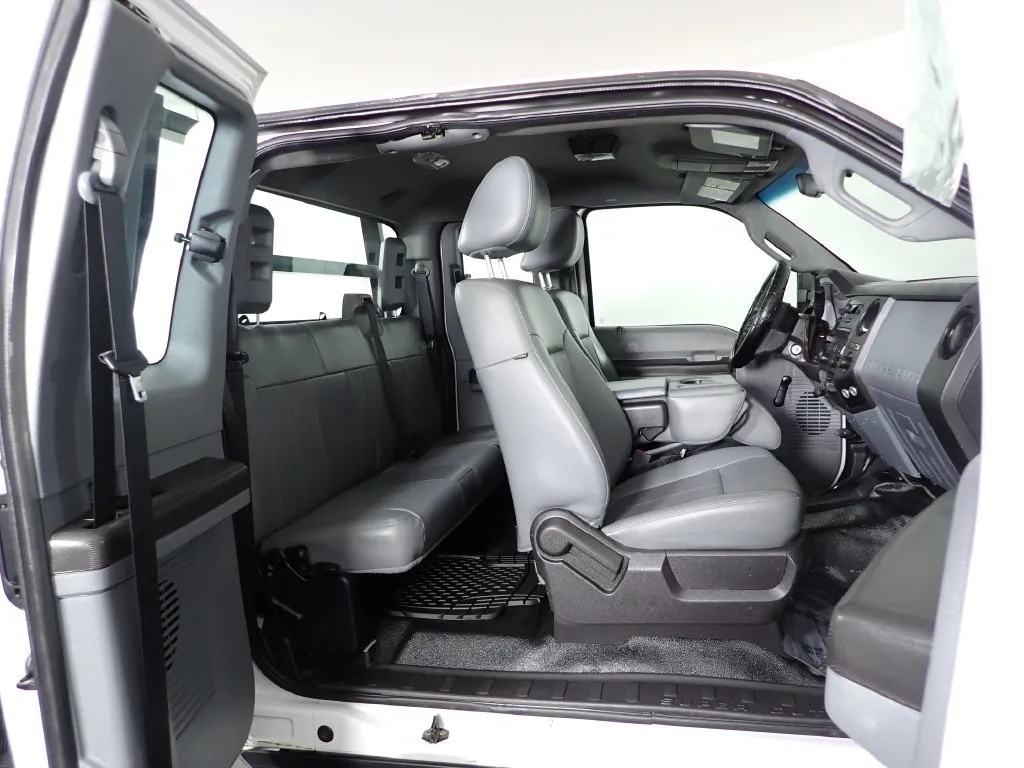 Ford F350SD photo 26
