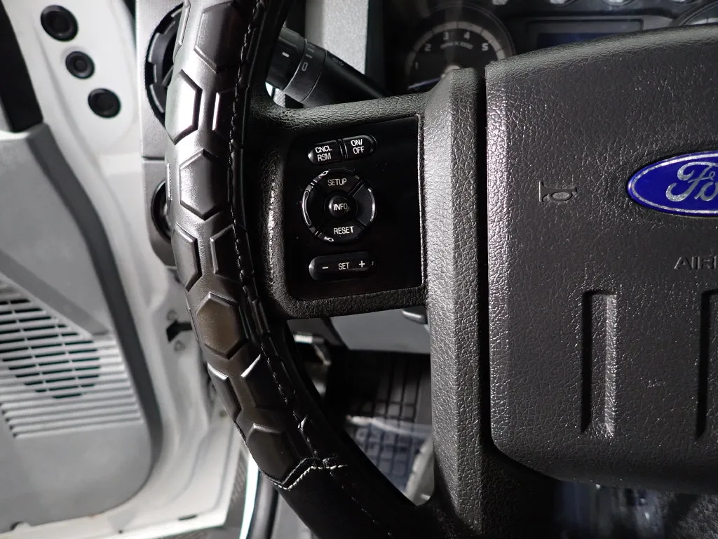 Ford F350SD photo 21