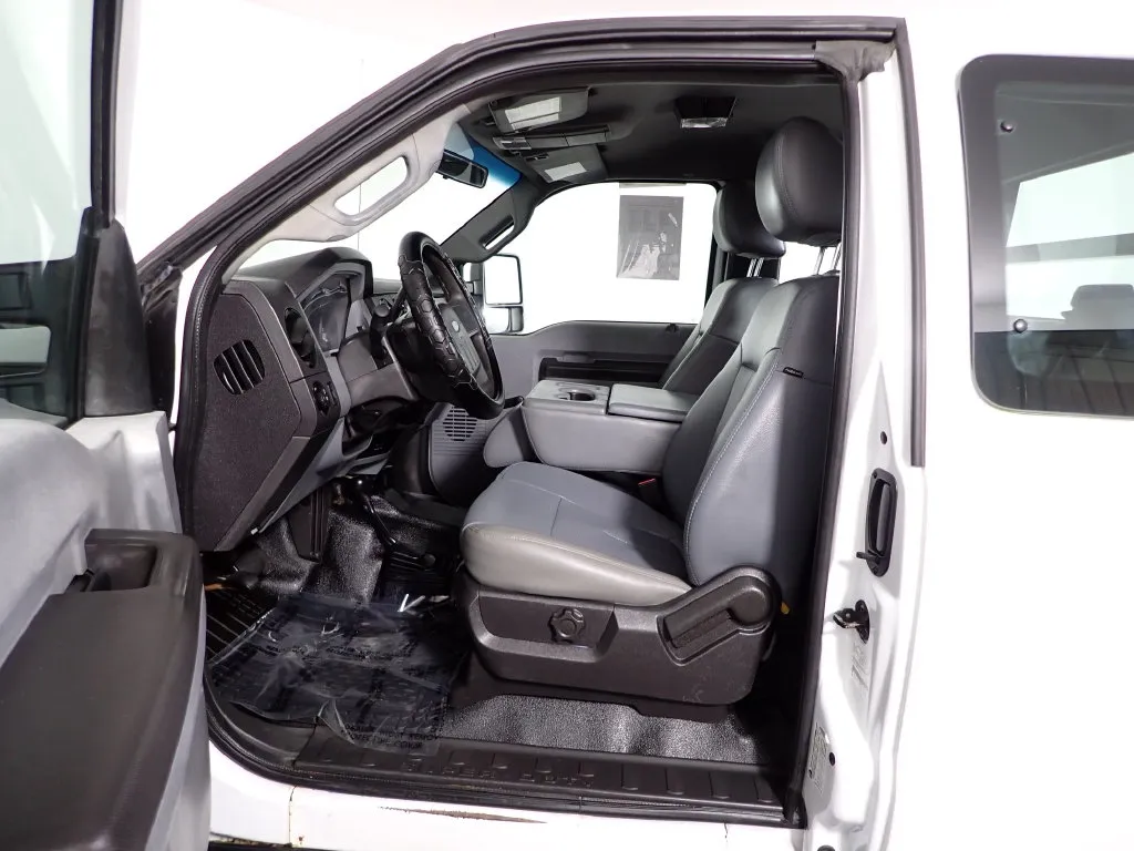Ford F350SD photo 16