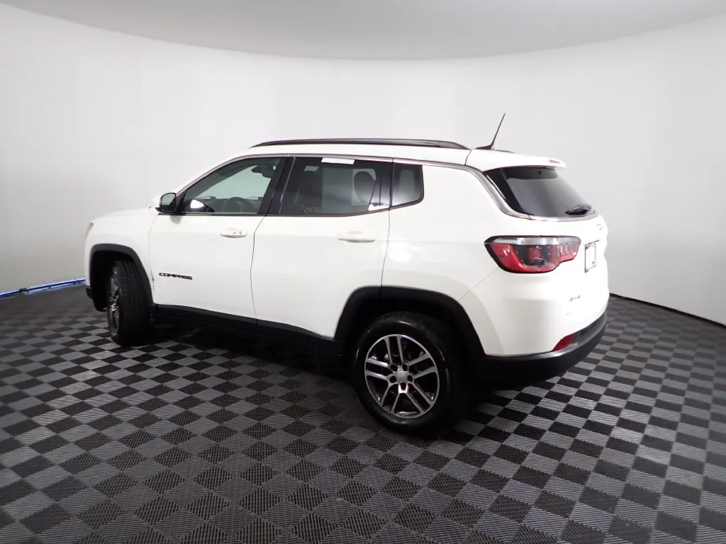 Jeep Compass photo 11