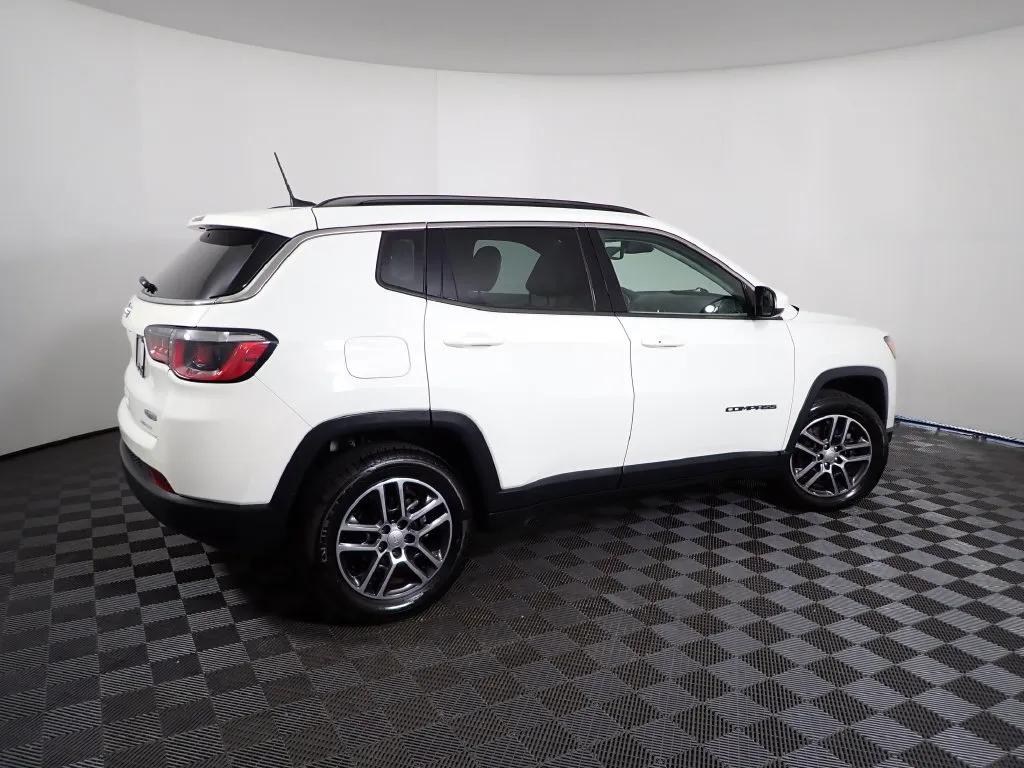 Jeep Compass photo 17