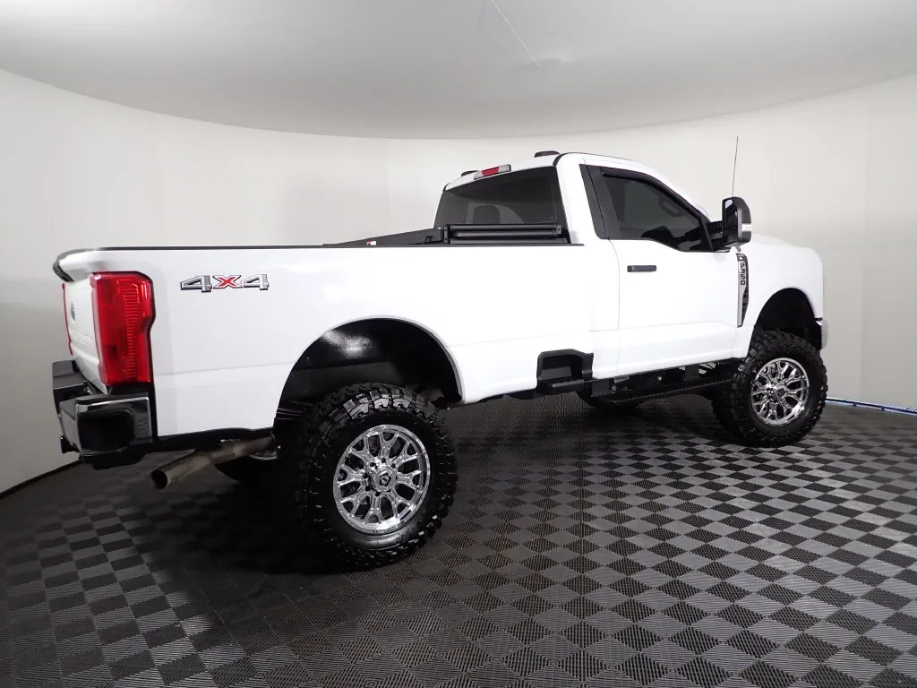 Ford F350SD photo 18