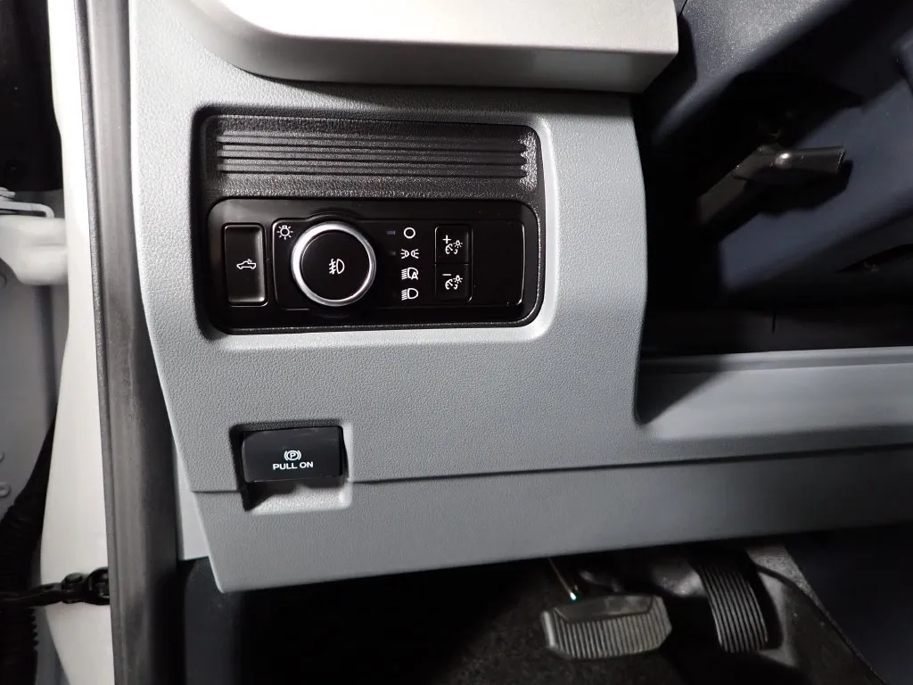 Ford F350SD photo 23