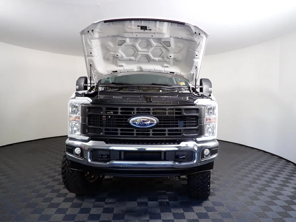 Ford F350SD photo 36