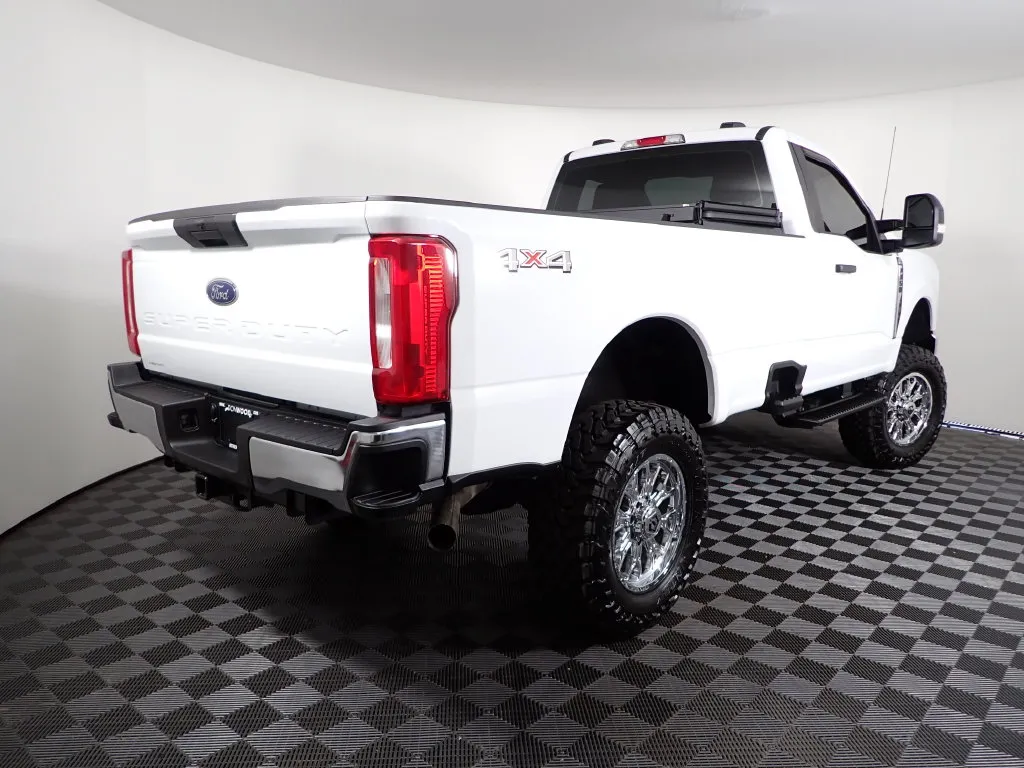 Ford F350SD photo 17