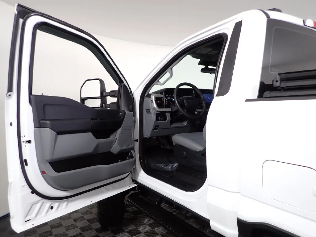 Ford F350SD photo 19