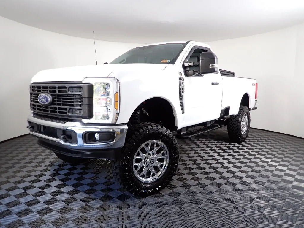 Ford F350SD photo 2