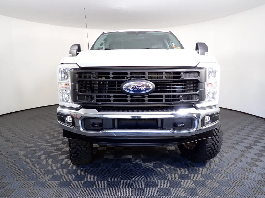 Ford F350SD photo 8