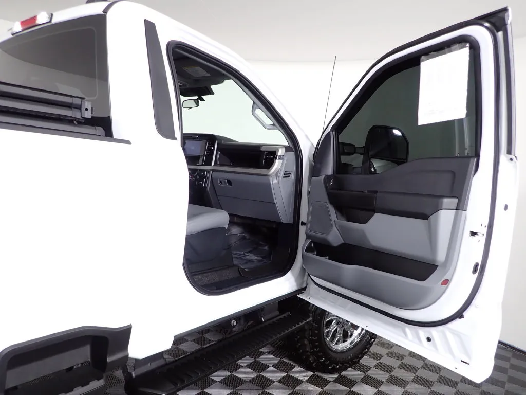 Ford F350SD photo 31