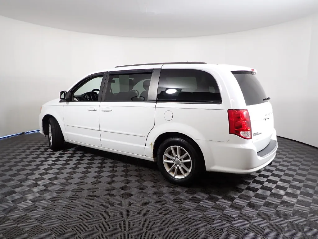 Dodge Grand Caravan photo 9